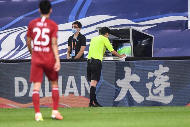 字母哥30+12雄鹿逆转步行者 马刺36分大胜快船